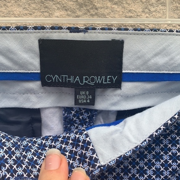 Cynthia Rowley Blue Geometric Print Capri Pants Sz 4 - Picture 4 of 7